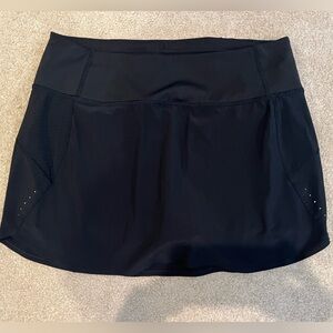Athleta Run With It 14” Skort size M